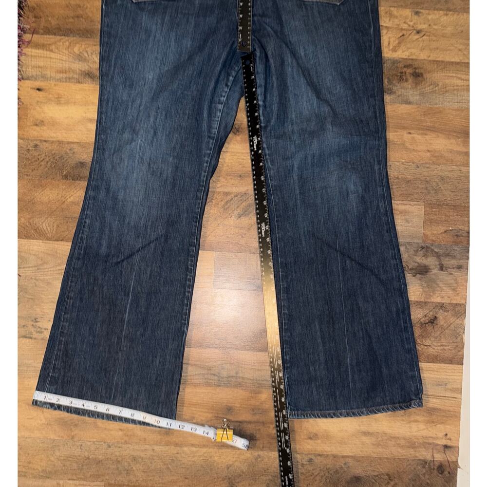 Old Navy women’s classic rise bootcut blue jeans - Picture 16 of 16